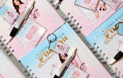 Agendas personalizadas con lapiceros y llaveros