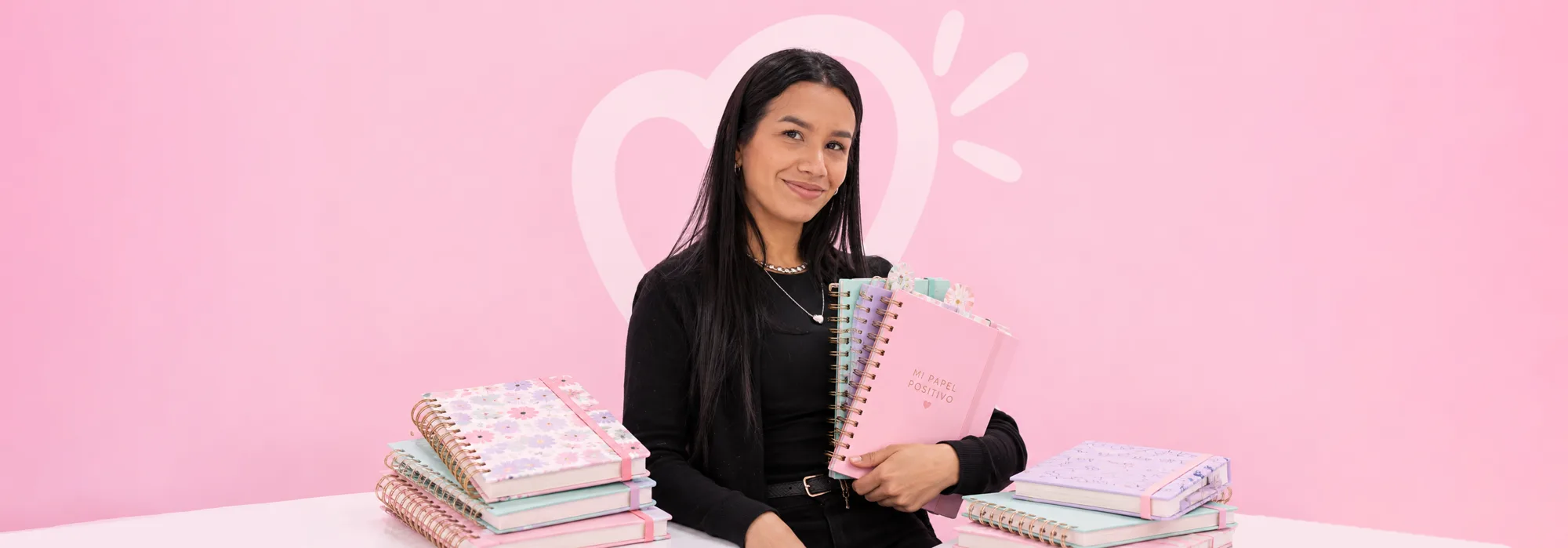 Liss con sus agendas Mi Papel Positivo